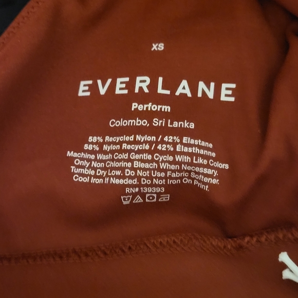 NWT Everlane The Performance Bra in Dark Red - Picture 11 of 13